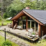 Vibe In The Warm House Of Fredskov In Zealand * Store Fuglede