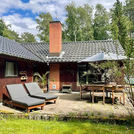 Vibe In The Warm House Of Fredskov In Zealand